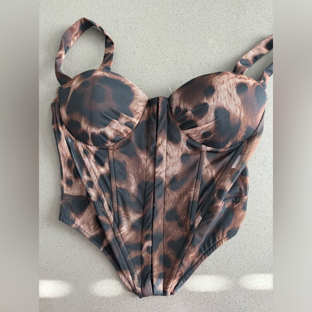 Leopard corset